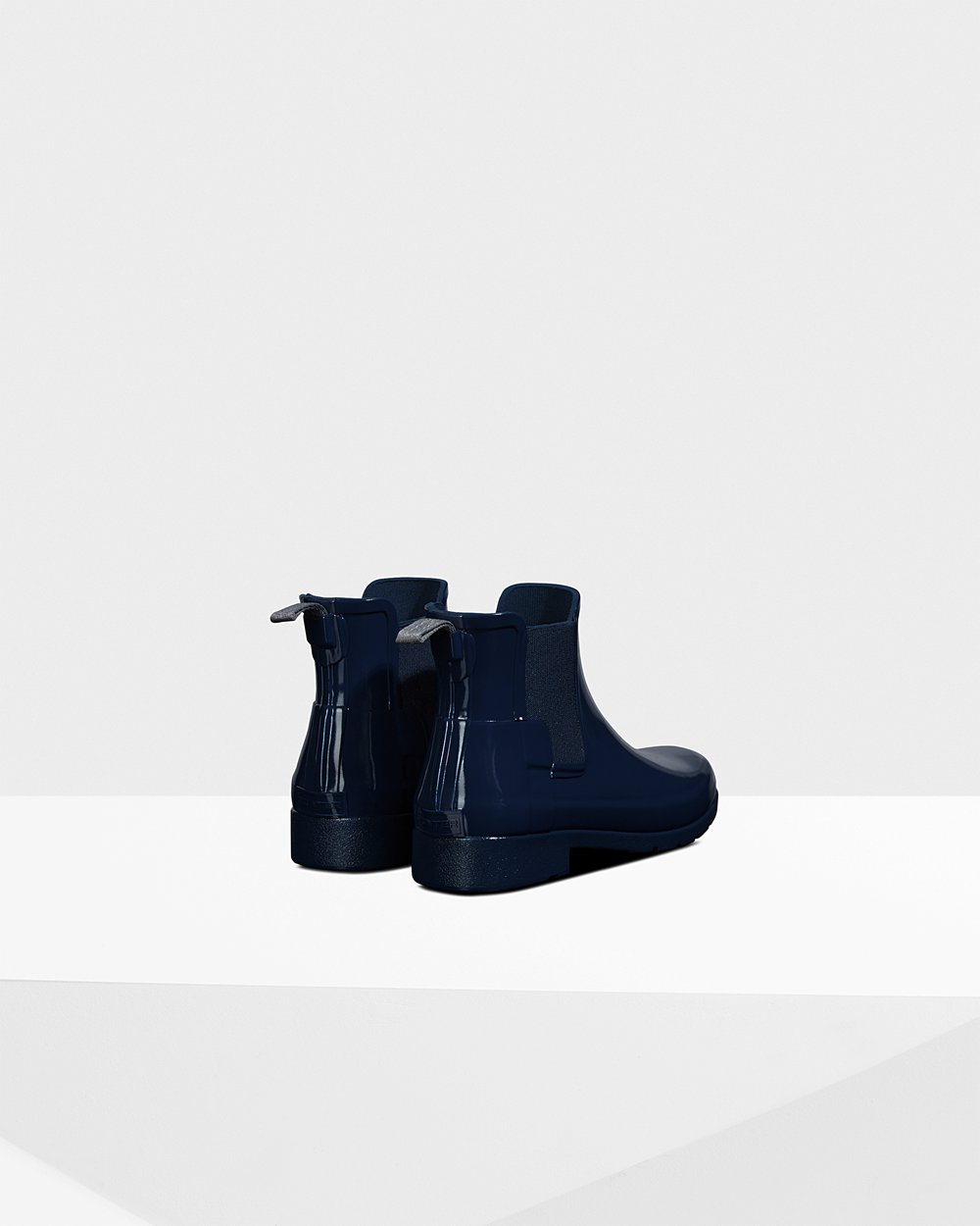 Hunter Refined Gloss Slim Fit Chelsea Boots - Shop Womens Navy - GWNEYO175